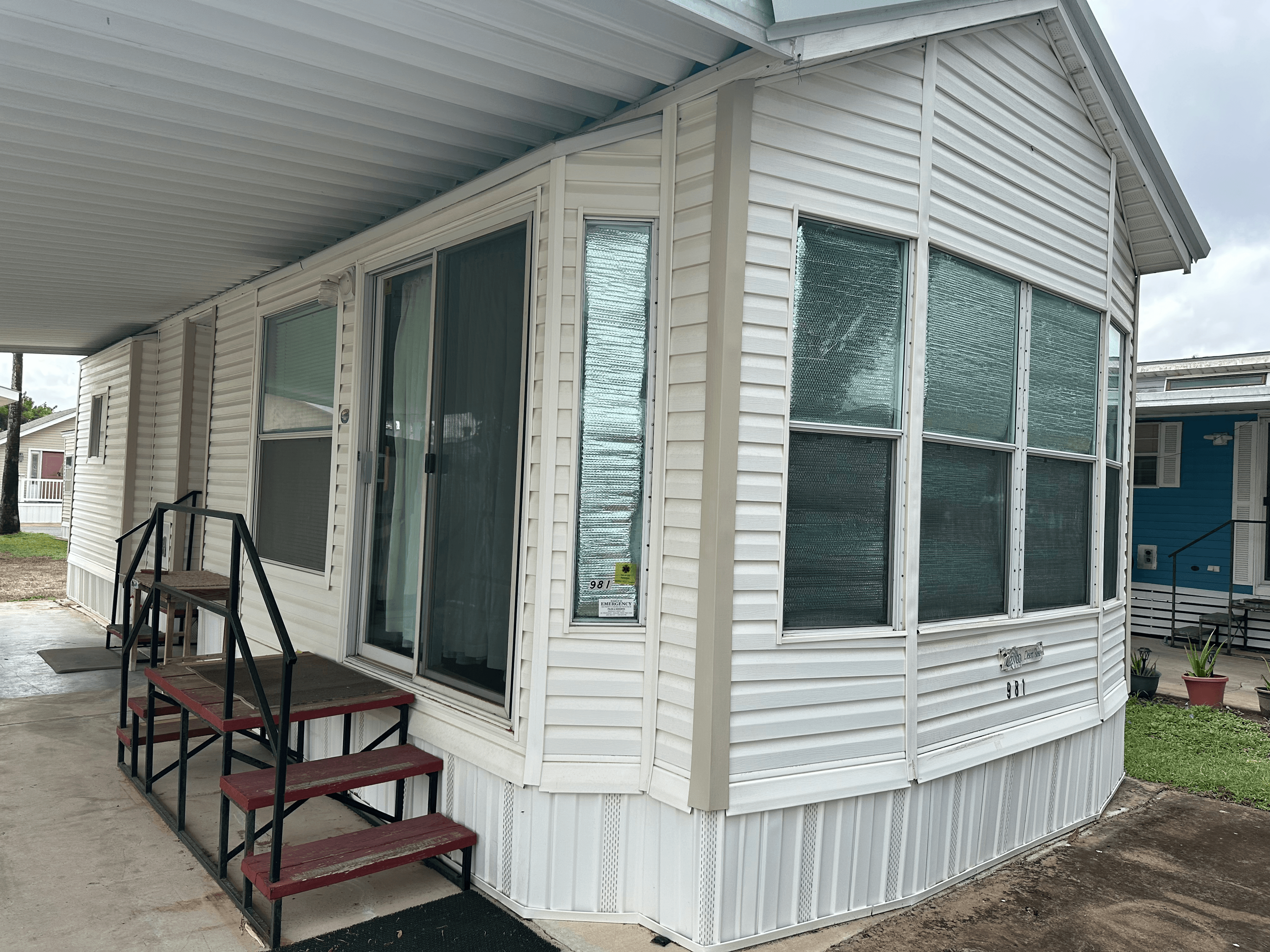 Manufactured home exterior and porch